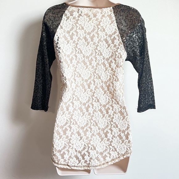 BKE Buckle floral lace sequin stretchy scoop neck elbow sleeve top… - Picture 2 of 9